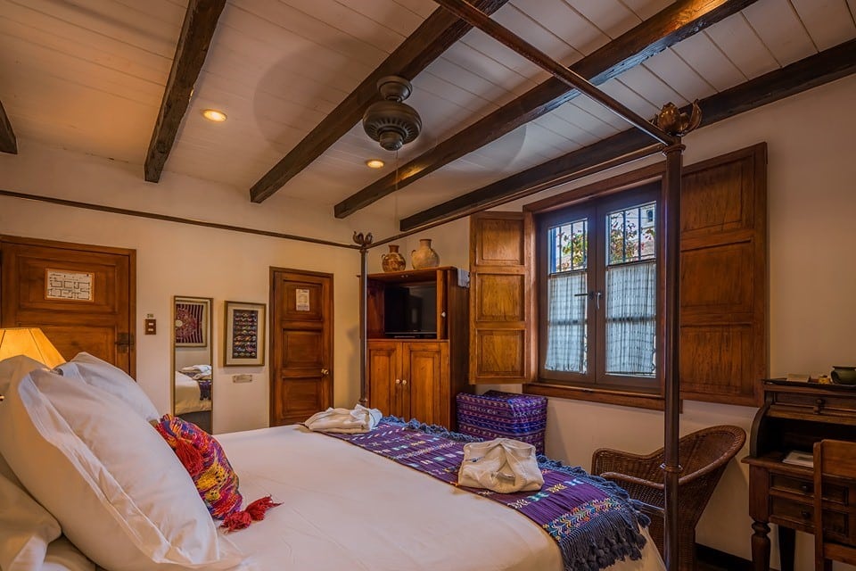 Room with fan at Casa Encantada in Antigua