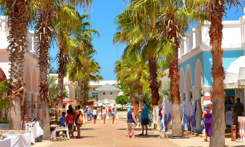 Shopping at Cayos de Villa Clara, Cuba