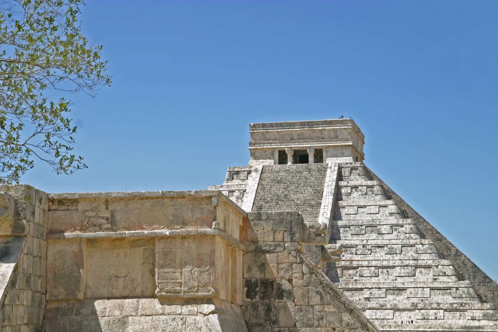 Kukulkan pyramid at Chichen Itza