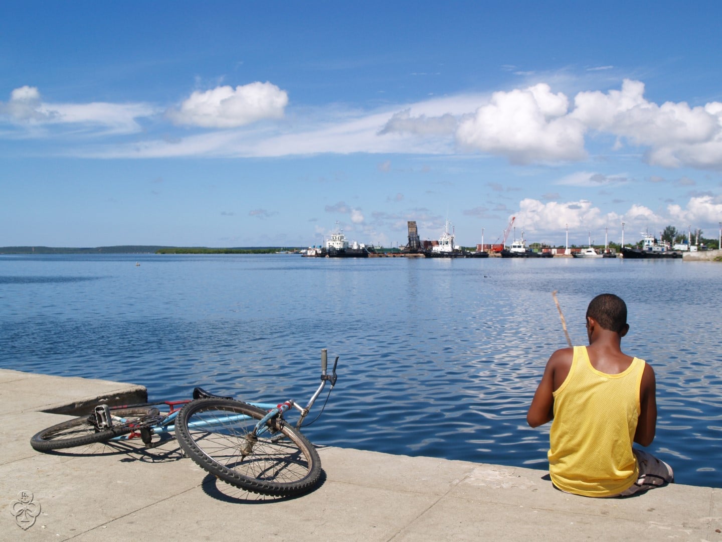 Man fishing in Cienfuegos