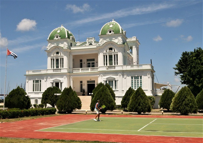 Tennis court at the Cienfuegos Yacht Club in Cuba