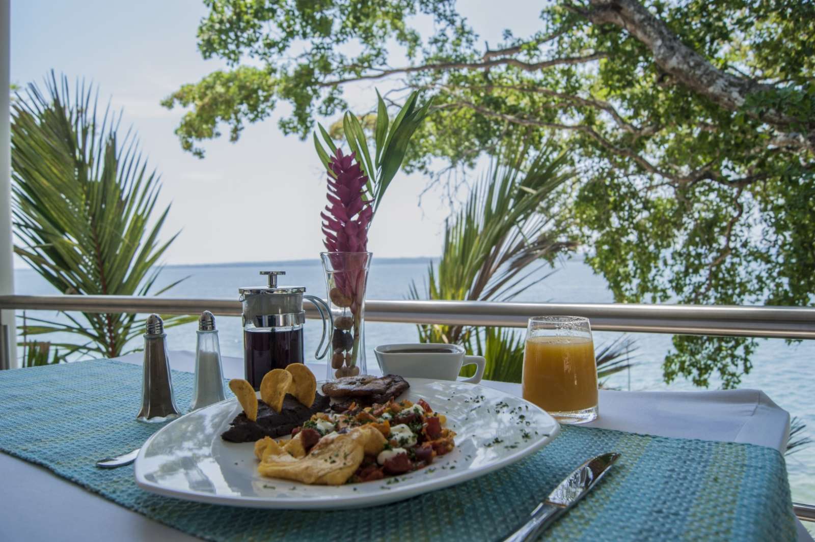 Breakfast at Hotel Bolontiku