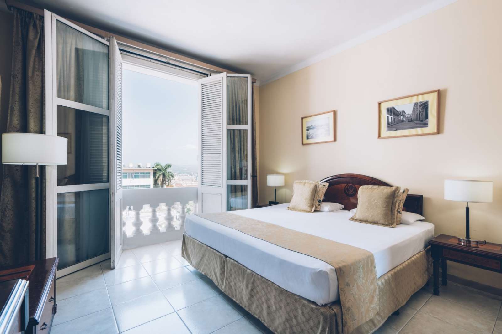 Bedroom with balcony at Iberostar Casa Granda