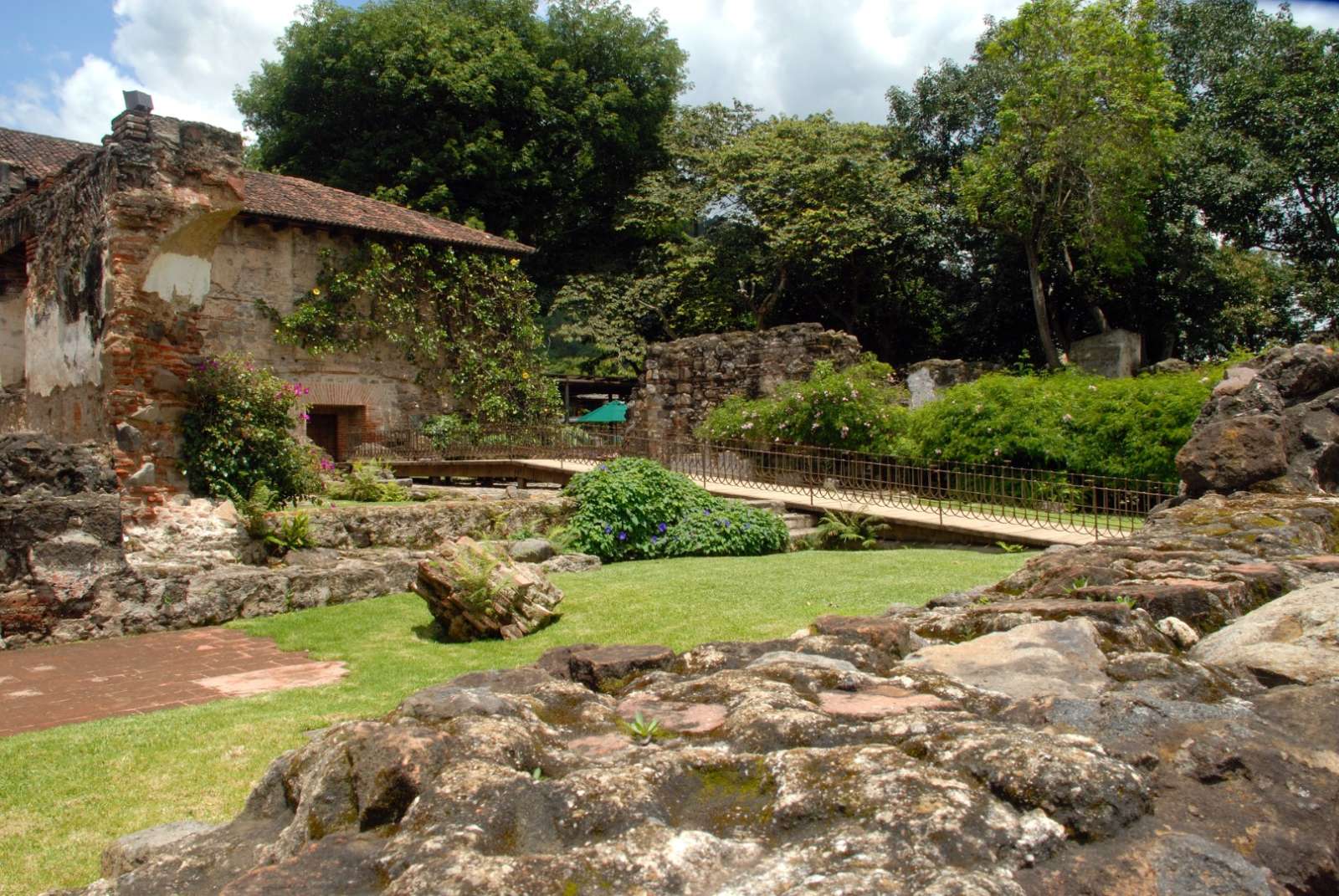 Garden Walkway in Hotel Casa Santo Domingo in Antigua