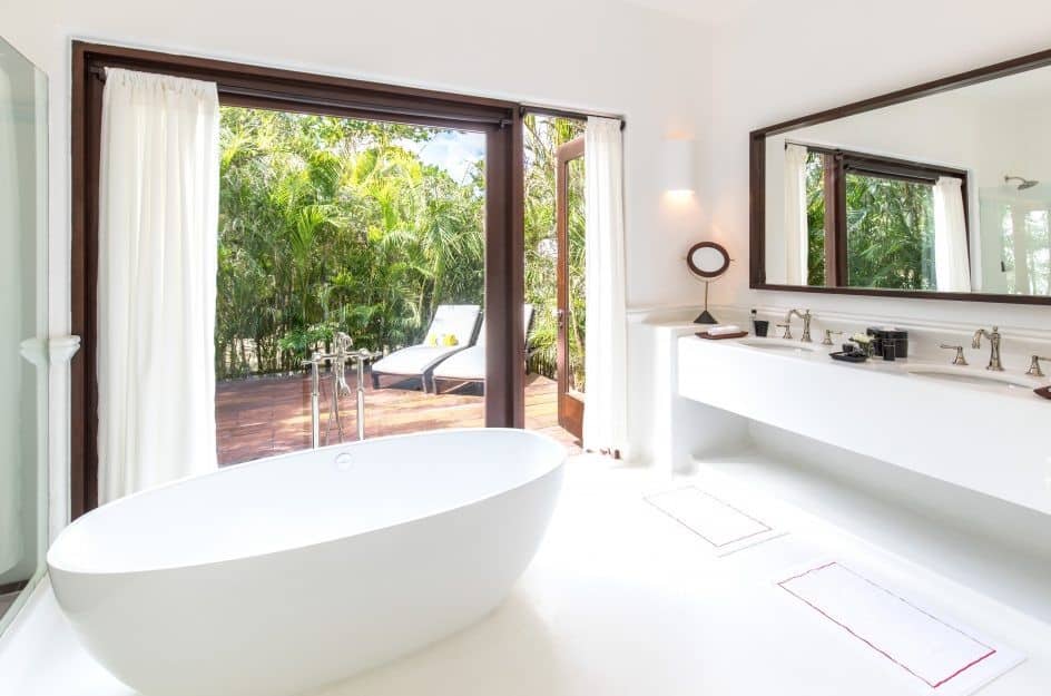 Bathtub at Hotel Esencia