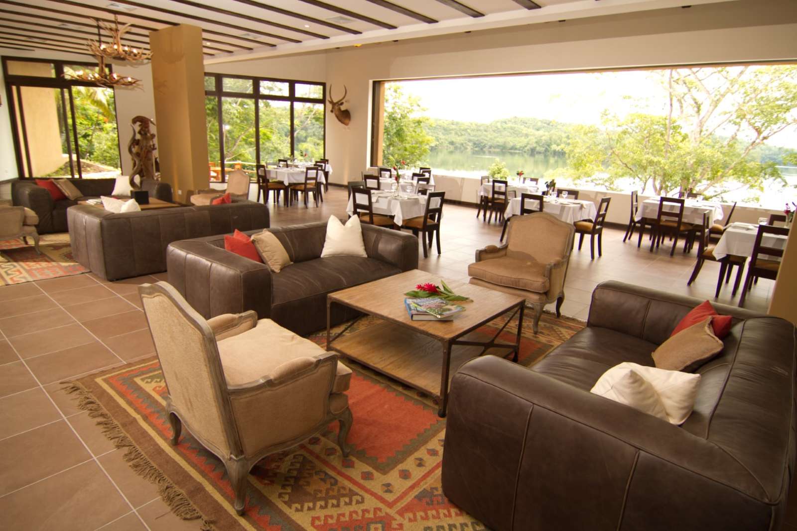 Lounge and restaurant at Hotel Las Lagunas, Guatemala