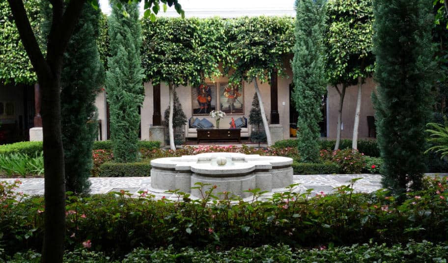 Courtyard at Hotel San Rafael in Antigua