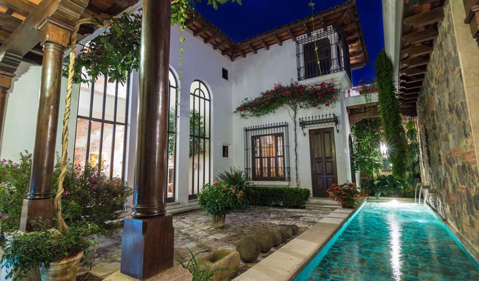 Water feature at Hotel San Rafael in Antigua