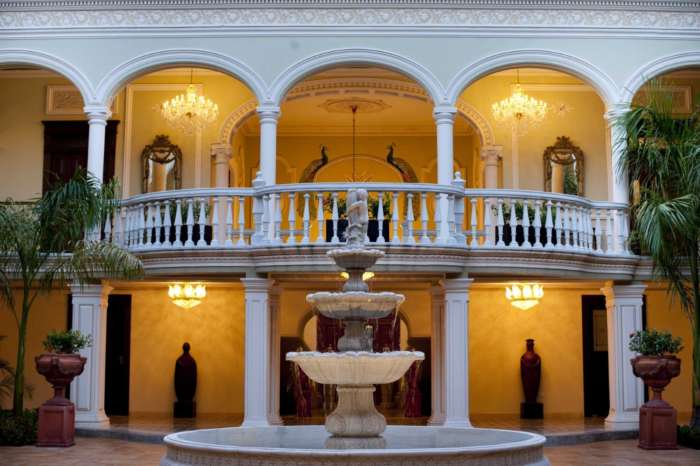 Courtyard at hotel Mansion Merida