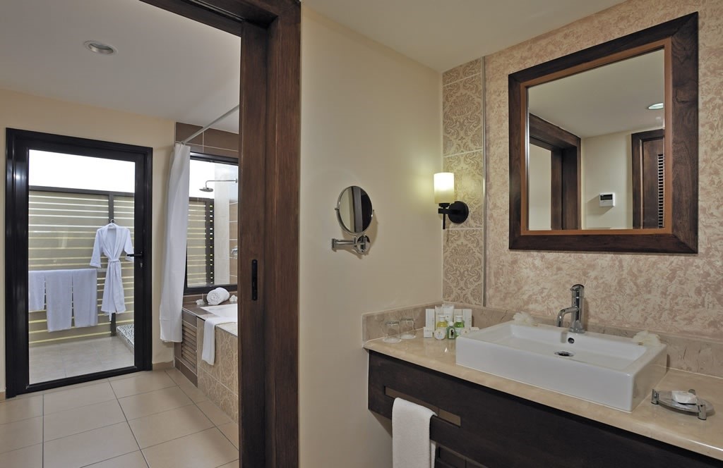 Bathroom at Melia Buenavista