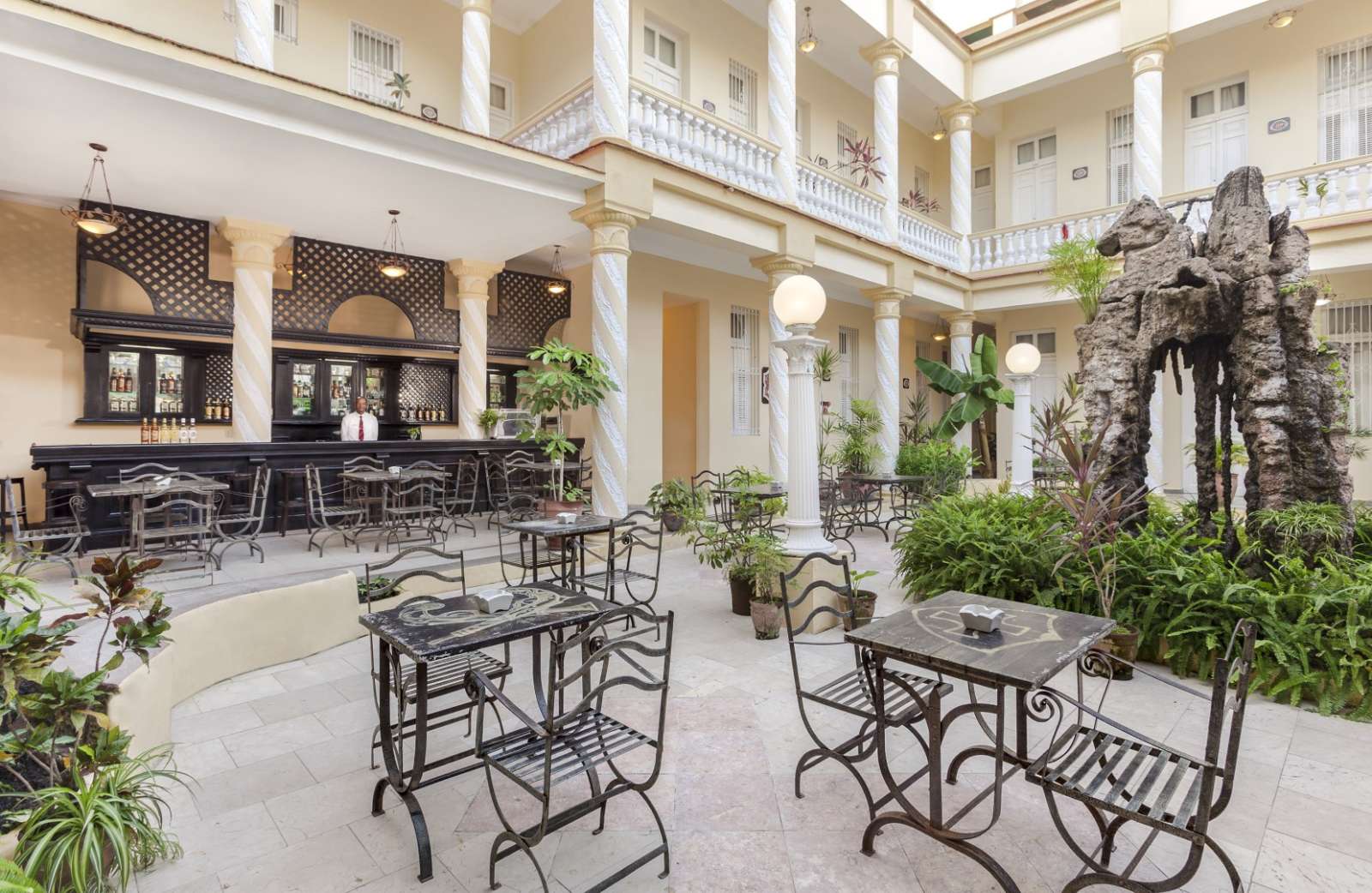 Courtyard bar at Melia Colon in Camaguey