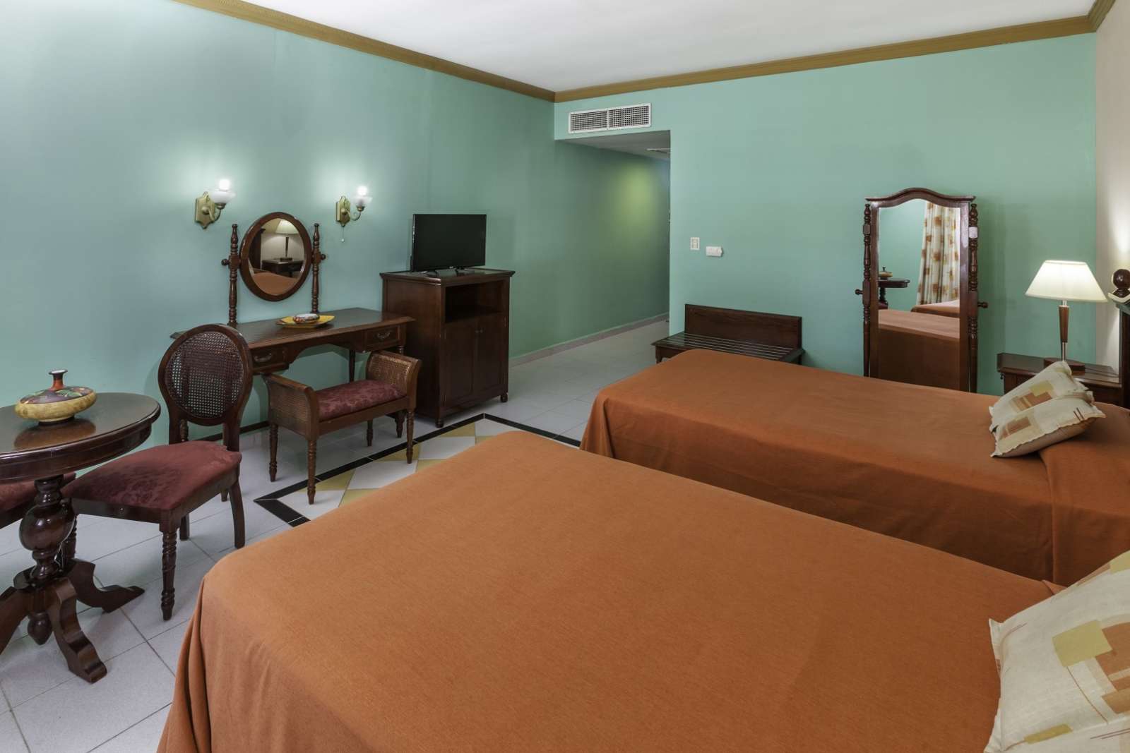 Twin room Melia Union hotel in Cienfuegos
