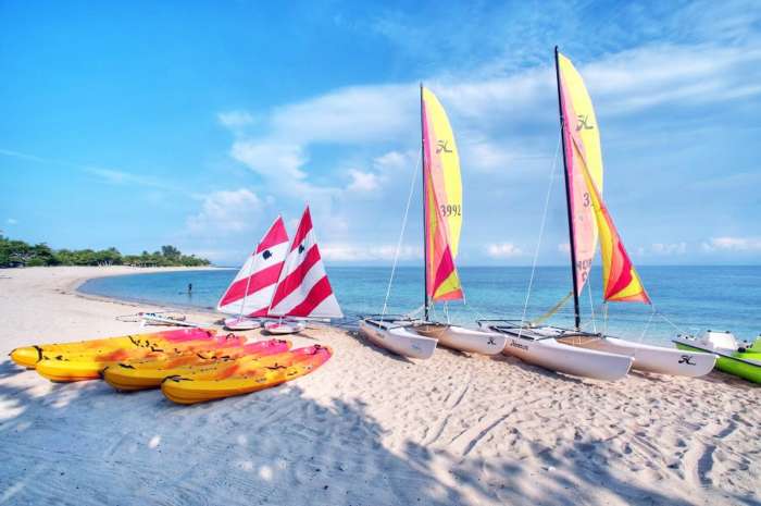 Boats and kayaks at Memories Jibacoa