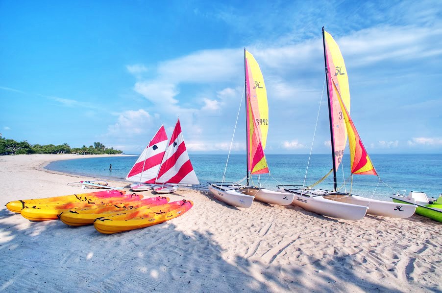 Boats and kayaks at Memories Jibacoa