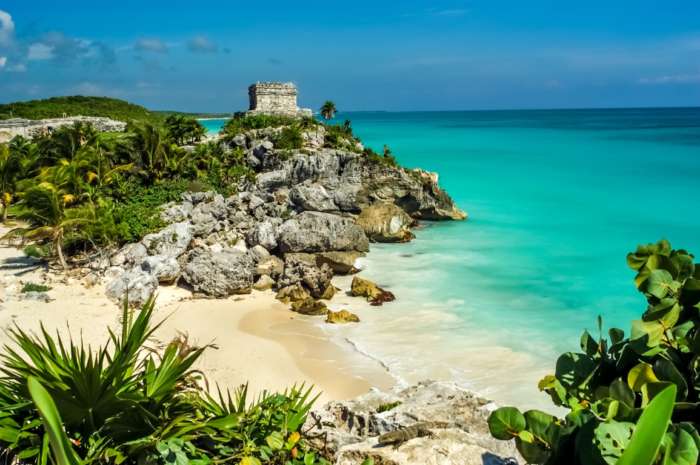 Mayan ruins overlooking the Caribbean at Tulum