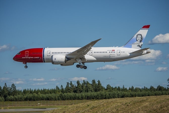 A Norwegian 787 coming in to land