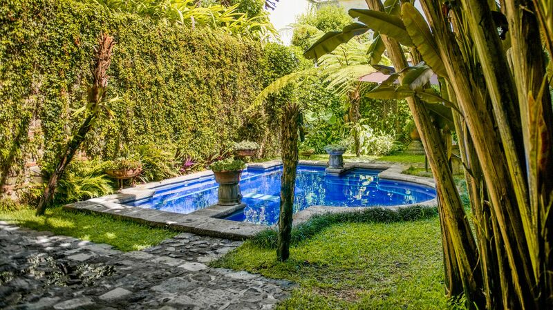 Plunge pool at Hotel Palacio de Dona Leonor