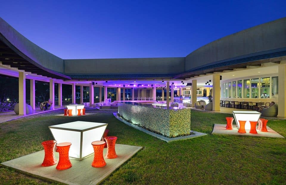 Paradisus Varadero Bar at night