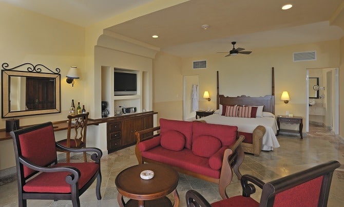 A bedroom at the Paradisus Rio de Oro in Guardalavaca