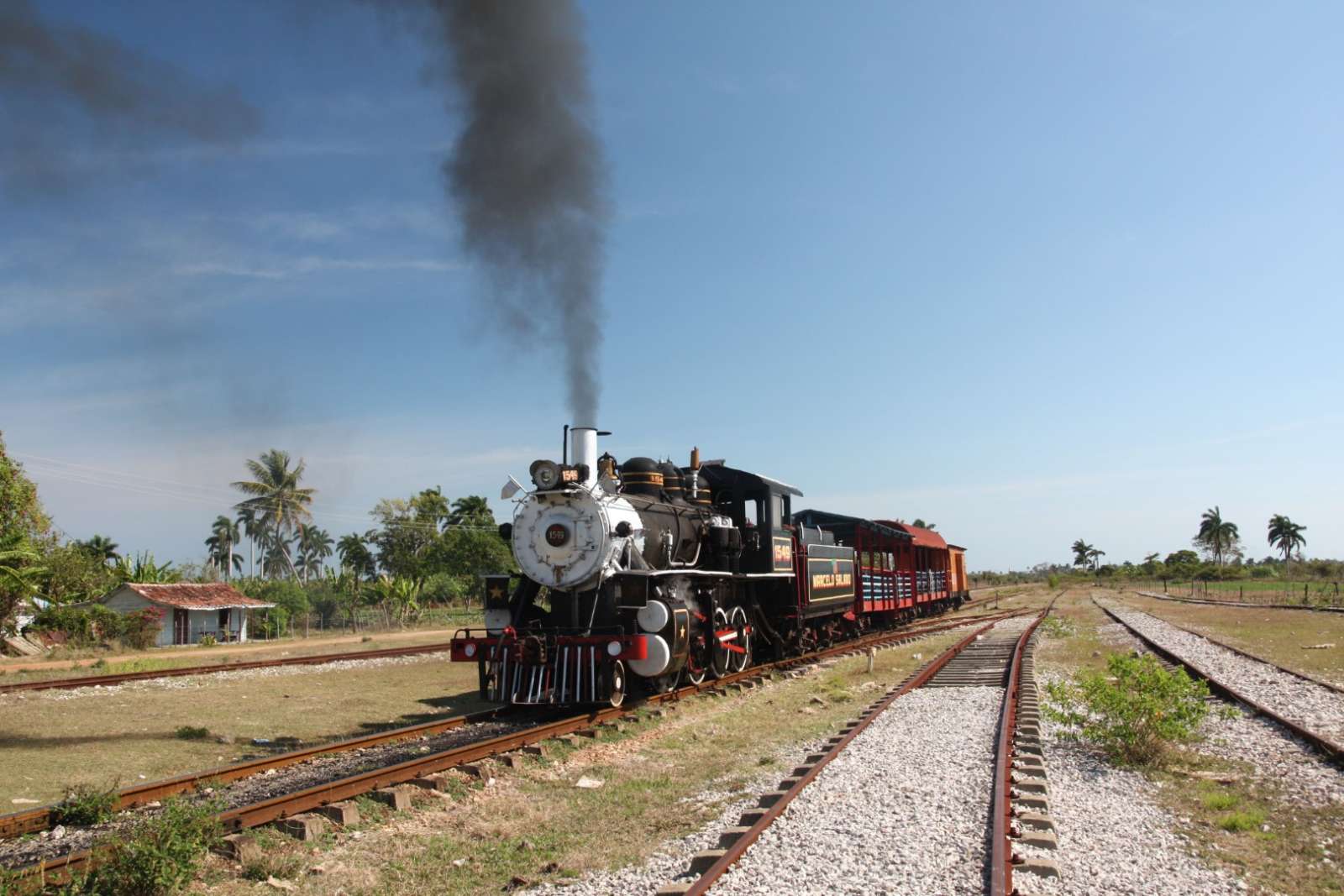 Steam train outside Remedios