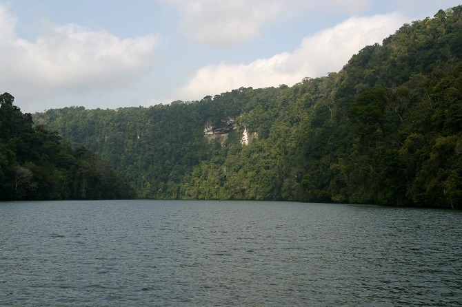 The steep-sided banks of the Rio Dulce shortly after leaving Livingston