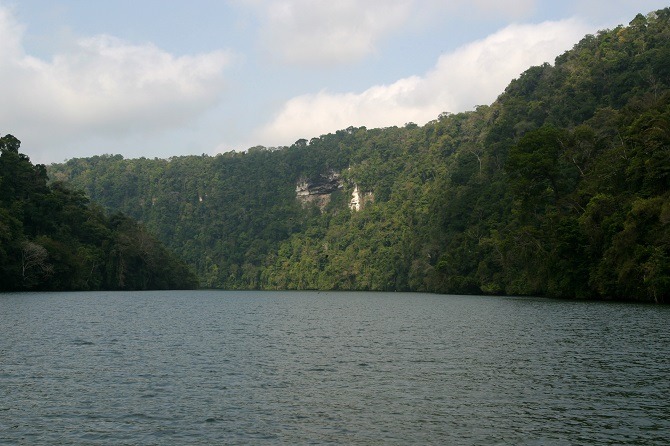 Rio Dulce boat trip enroute to Castillo de San Felipe