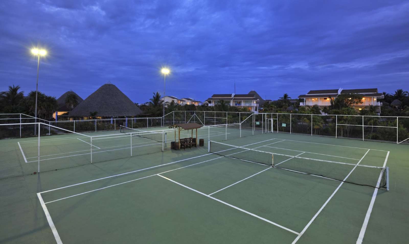 Tennis courts at Sol Cayo Largo