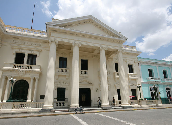 Civic building in Santa Clara, Cuba