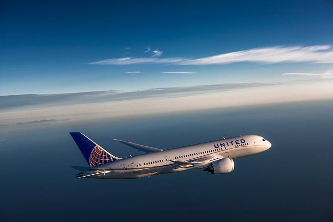 A United 787 inflight