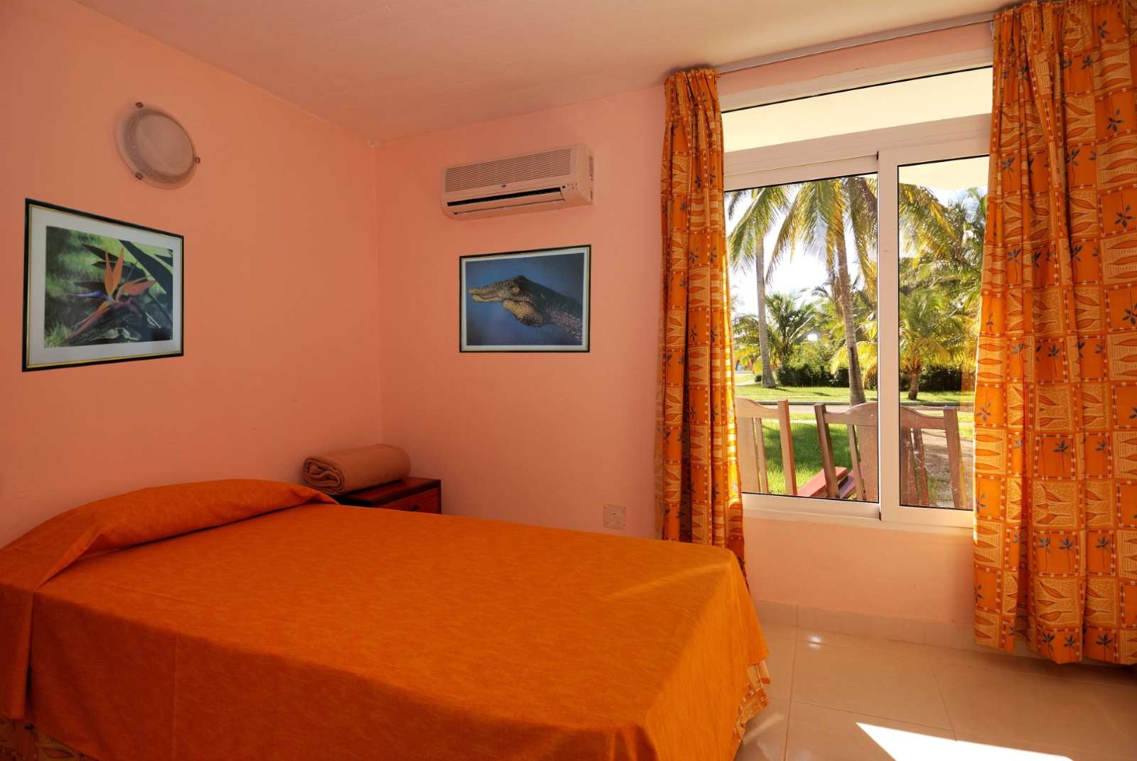 Bedroom at Hotel Playa Larga