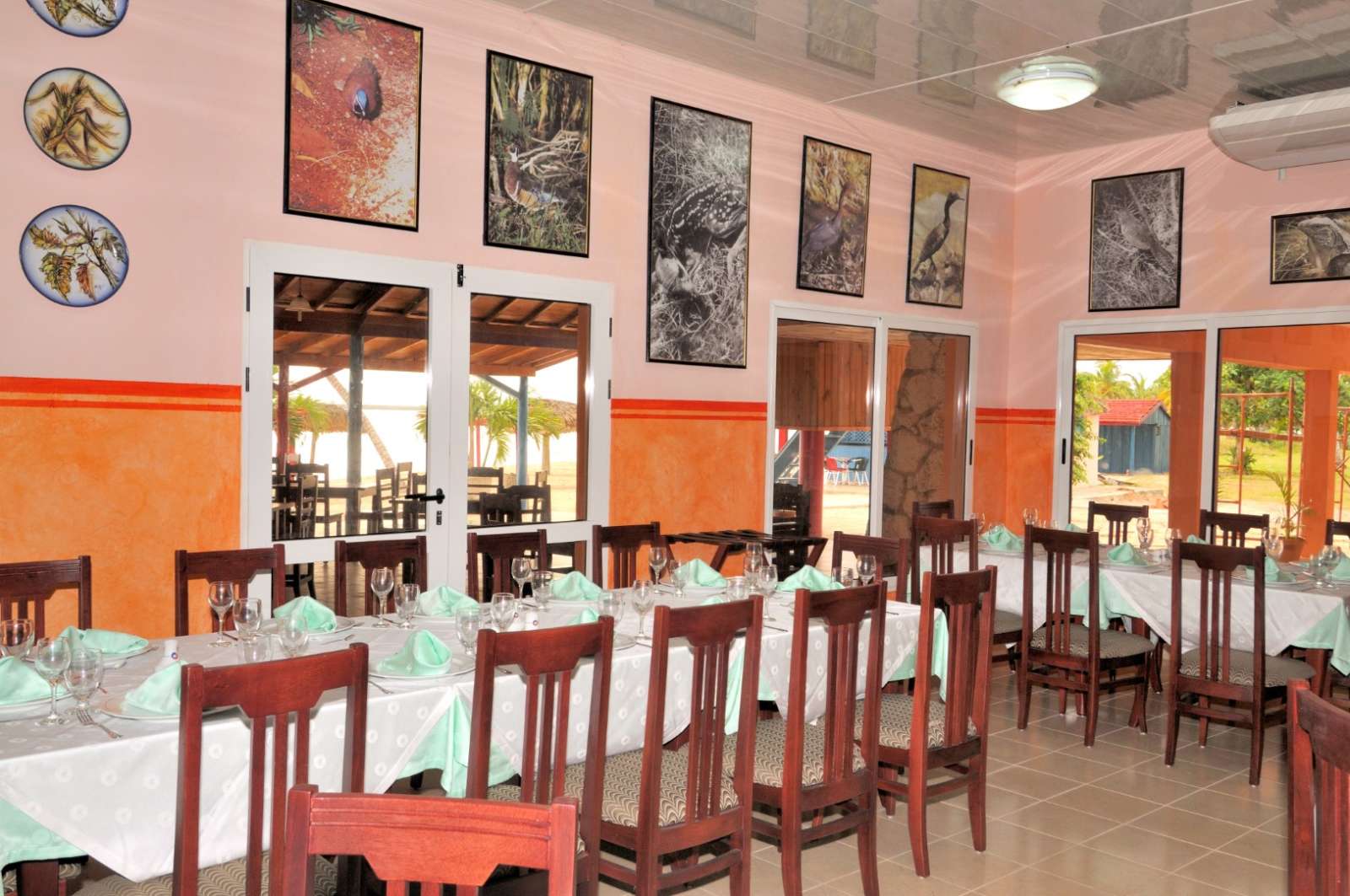 Restaurant at Hotel Playa Larga