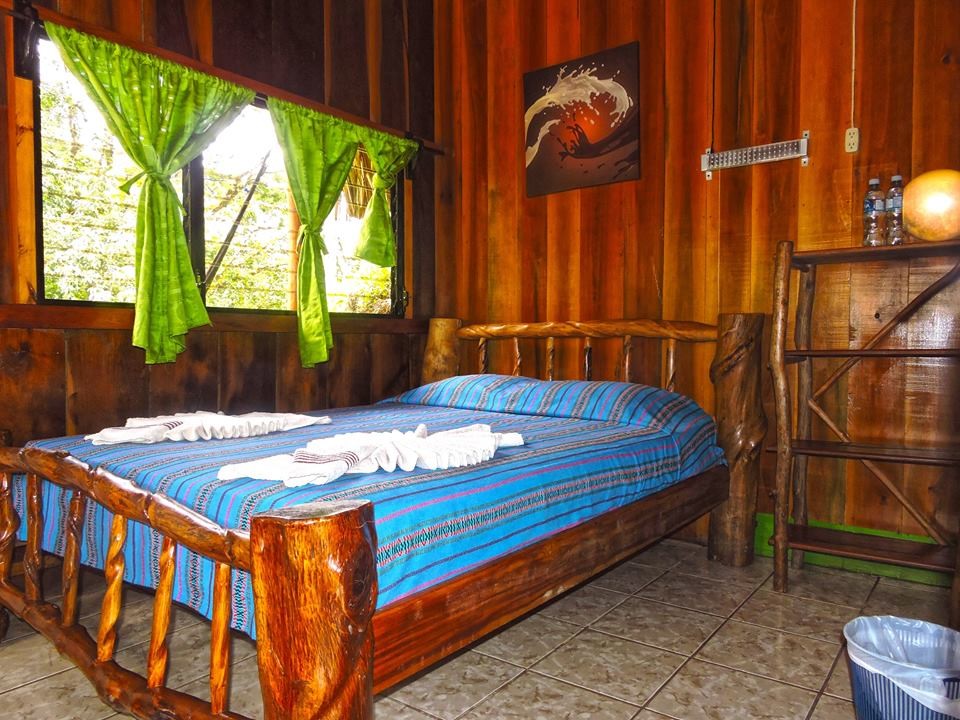Simple bedroom at Hotel El Portal, Semuc Champey