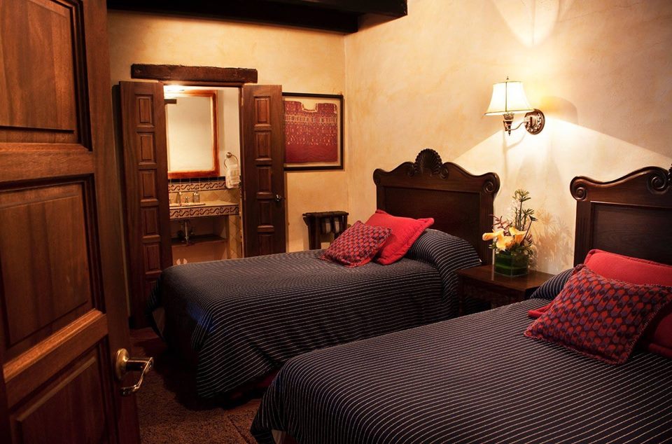 Twin bedroom at Hotel Meson de Maria in Antigua
