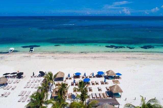 Beach and sea view at Hotel Ojo de Agua in Mexico