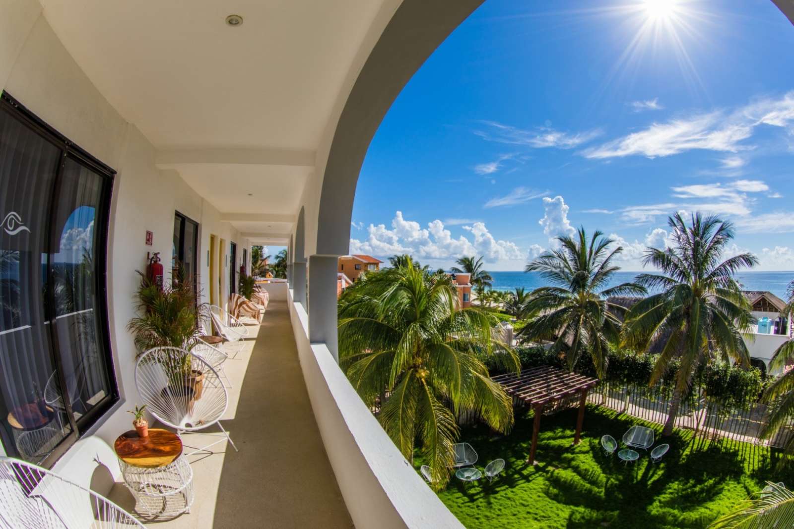 Hotel Ojo De Agua Shared Balcony