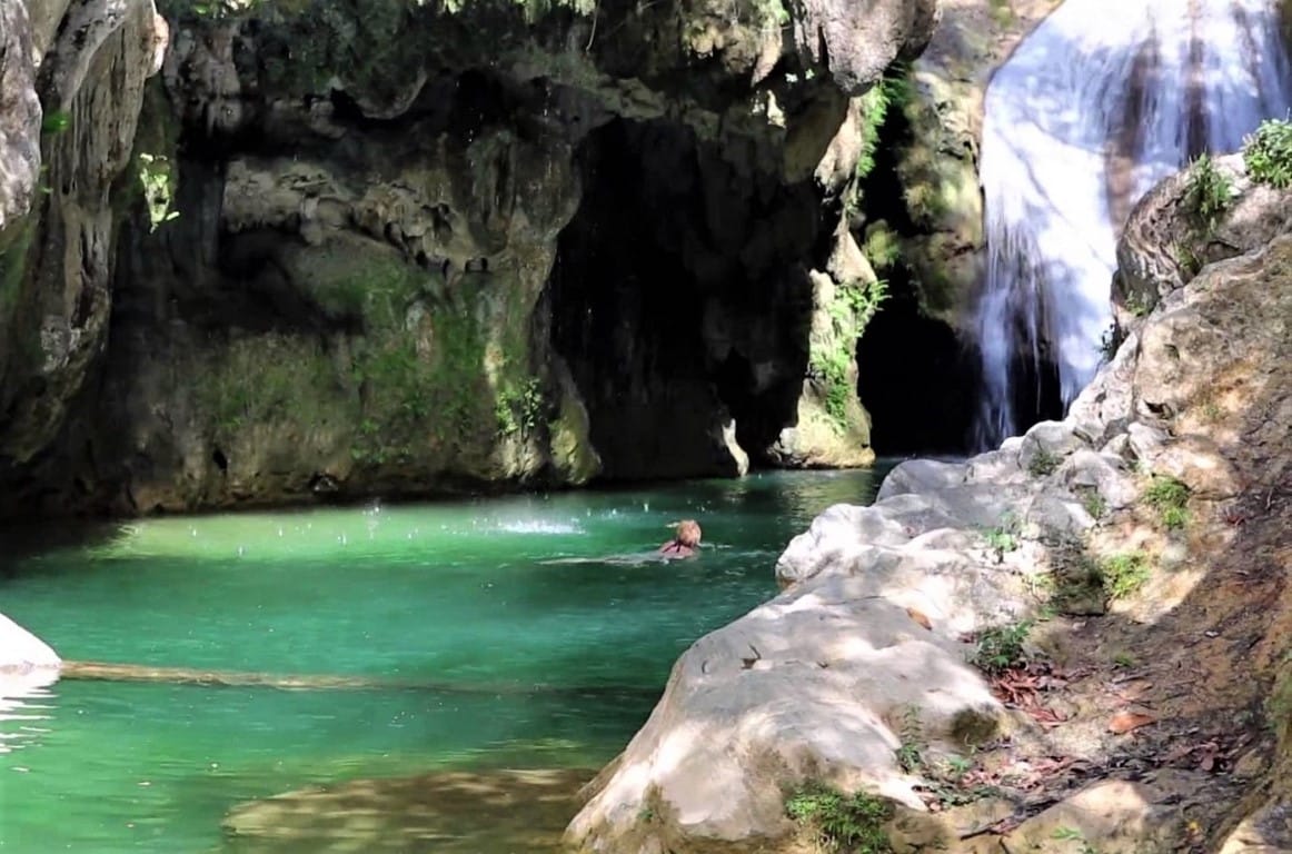 Woman swimming at El Cubano parque