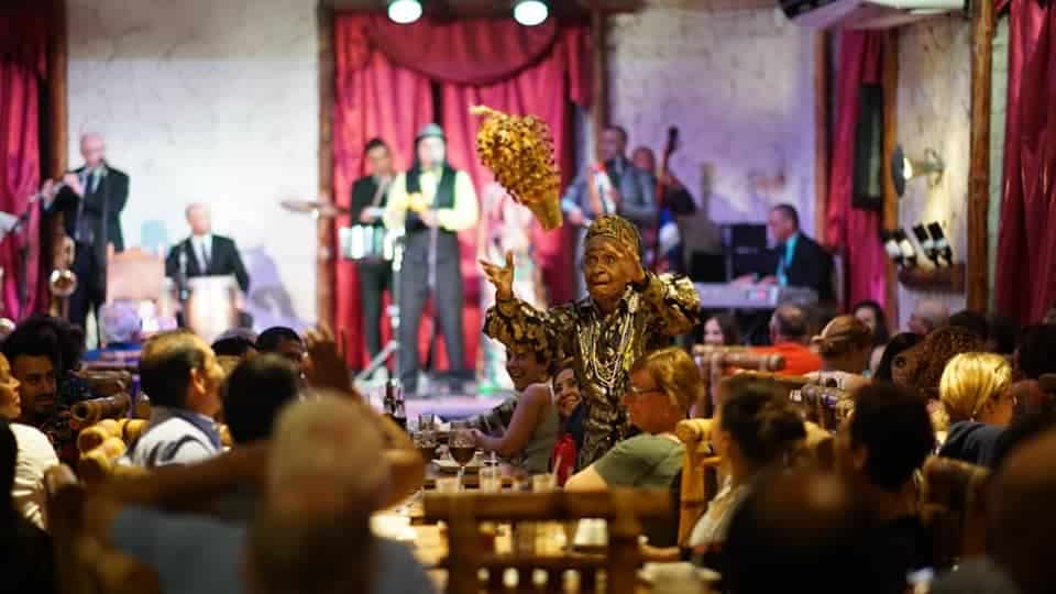 Female entertainer in Havana