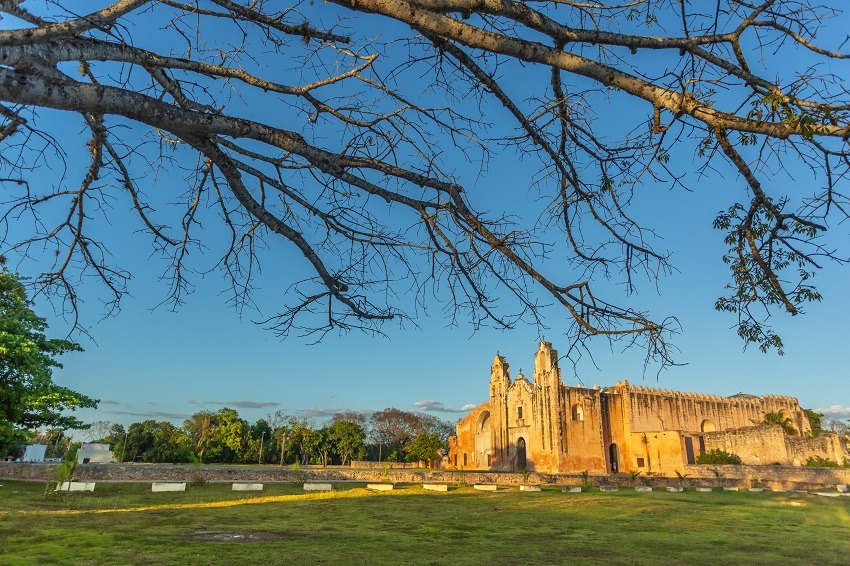 Large convent in Mani