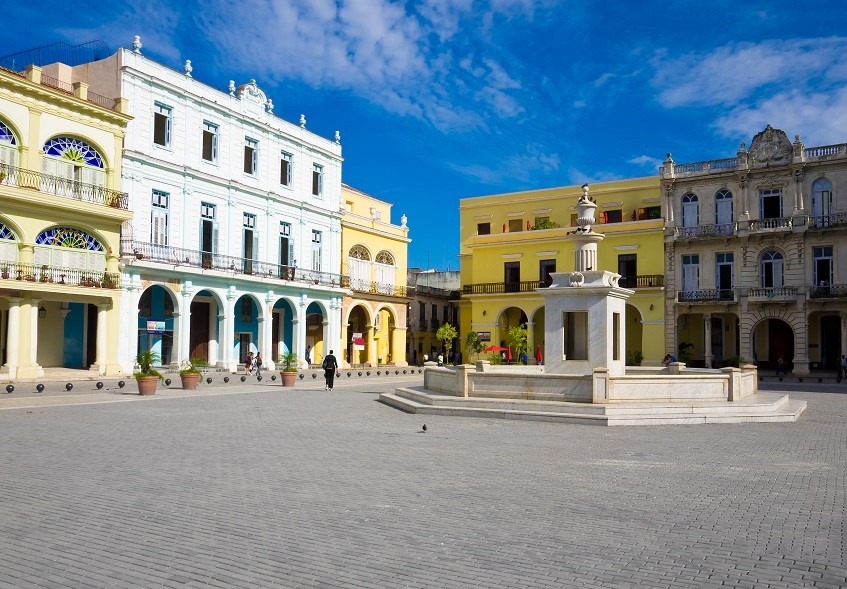 Fountain in Plaza Vieja, Havana