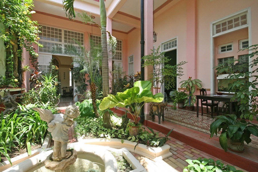 Fountain and internal courtyard