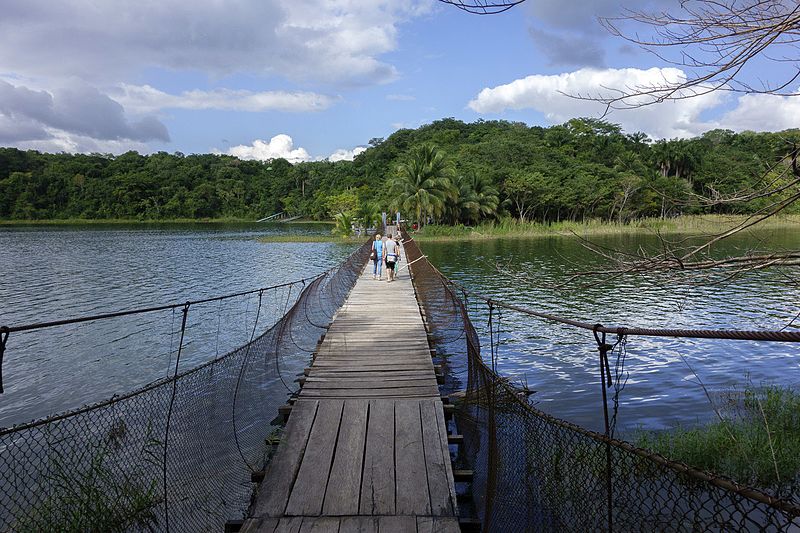Walk way to Petencito zoo in Flores