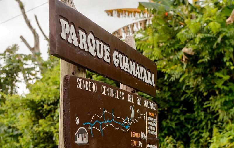 Trail sign at Parque Guanayara in Cuba