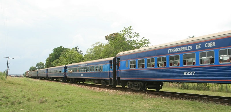 A Cuba passenger train