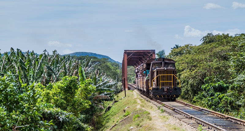 Tourist train from Trinidad to the Valley of the Sugar Mills