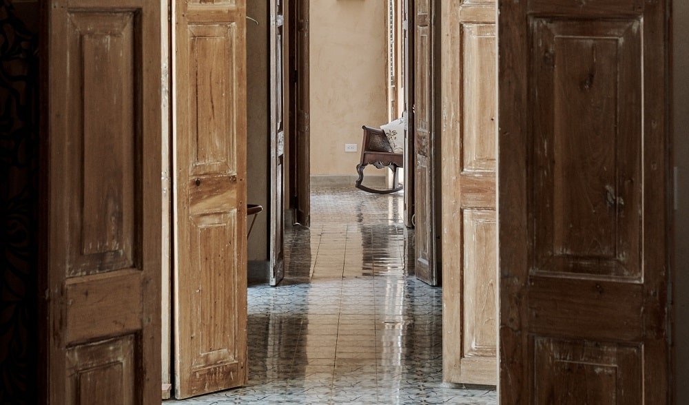 Beautiful tiled corridor in Havana