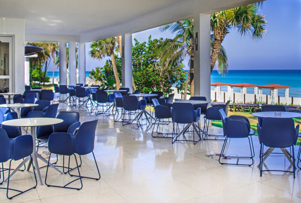 Sea view hotel restaurant in Varadero