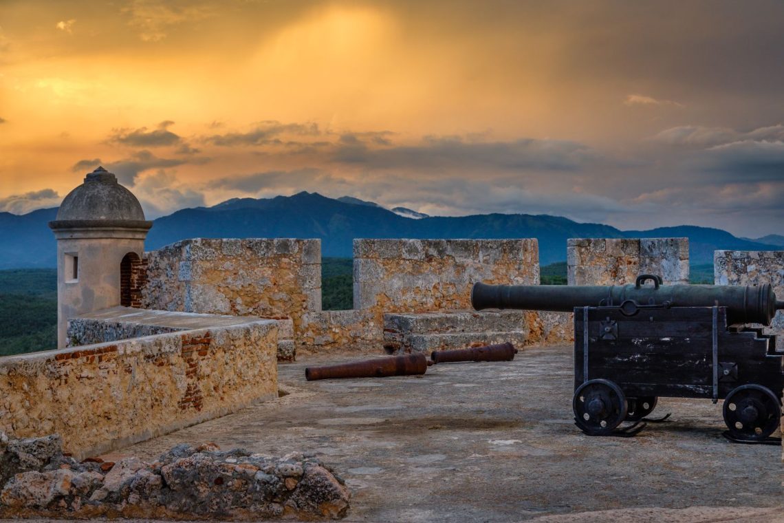Cuba castle and cannons